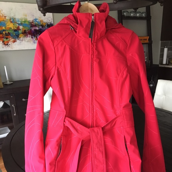 Lole Jackets & Blazers - Lolë Women’s Glowing Jacket size small (4-6)